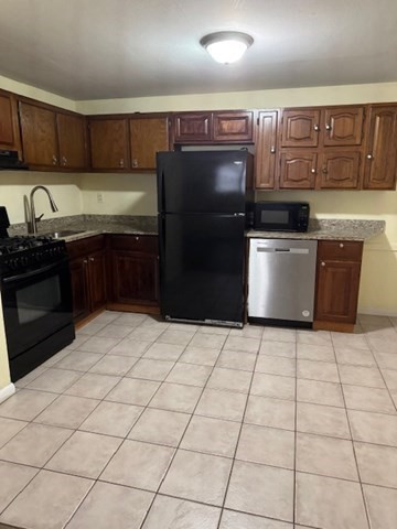 2 bed, 1 bath apartment for rent at 82 Boylston Ln Unit 16, Lowell — photo 13 of 17