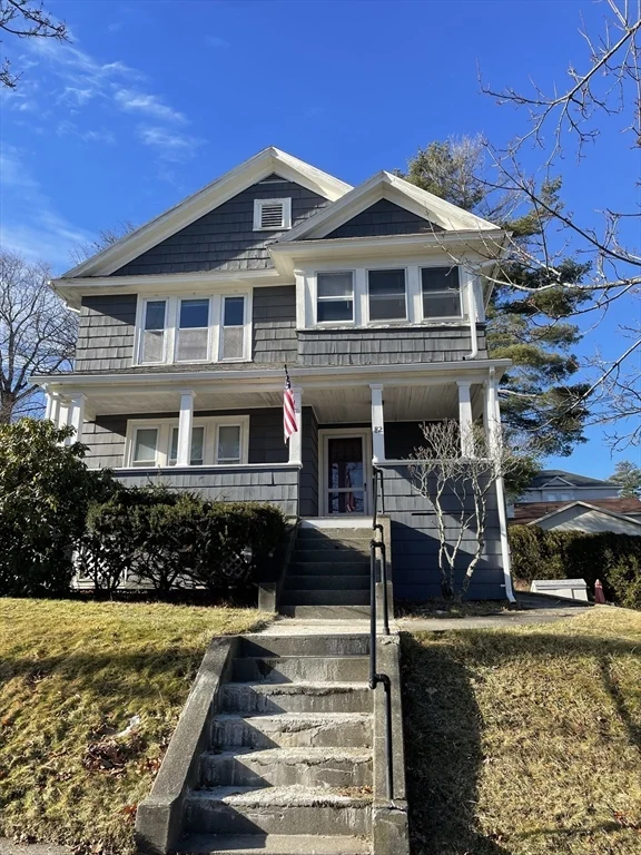3 bed, 1 bath apartment for rent at 82 Brantwood Rd Unit 2, West Side — photo 1 of 15