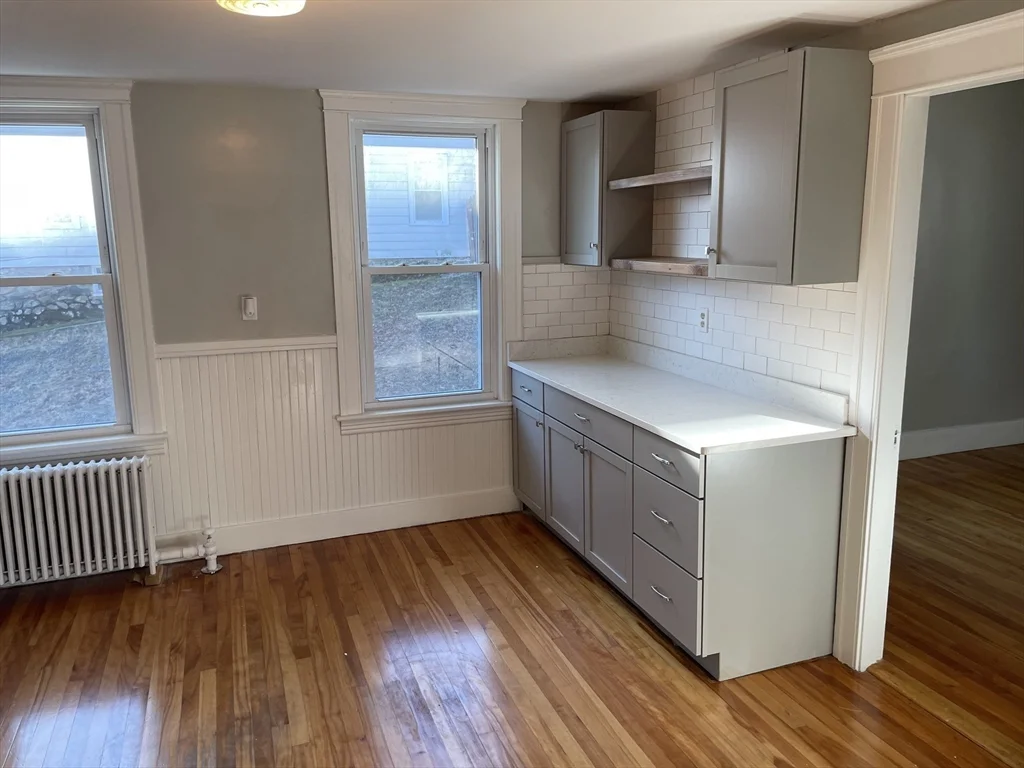 3 bed, 1 bath apartment for rent at 82 Brantwood Rd Unit 2, West Side — photo 3 of 15