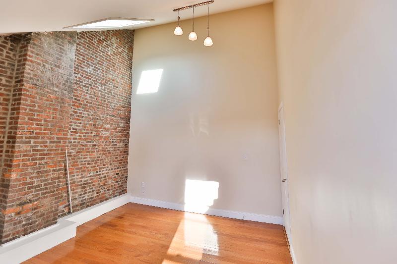 4 bed, 2 bath apartment for rent at 82 Bremen St Unit 2, East Boston — photo 2 of 19