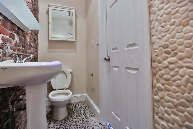 4 bed, 2 bath apartment for rent at 82 Bremen St Unit 2, East Boston — photo 17 of 19