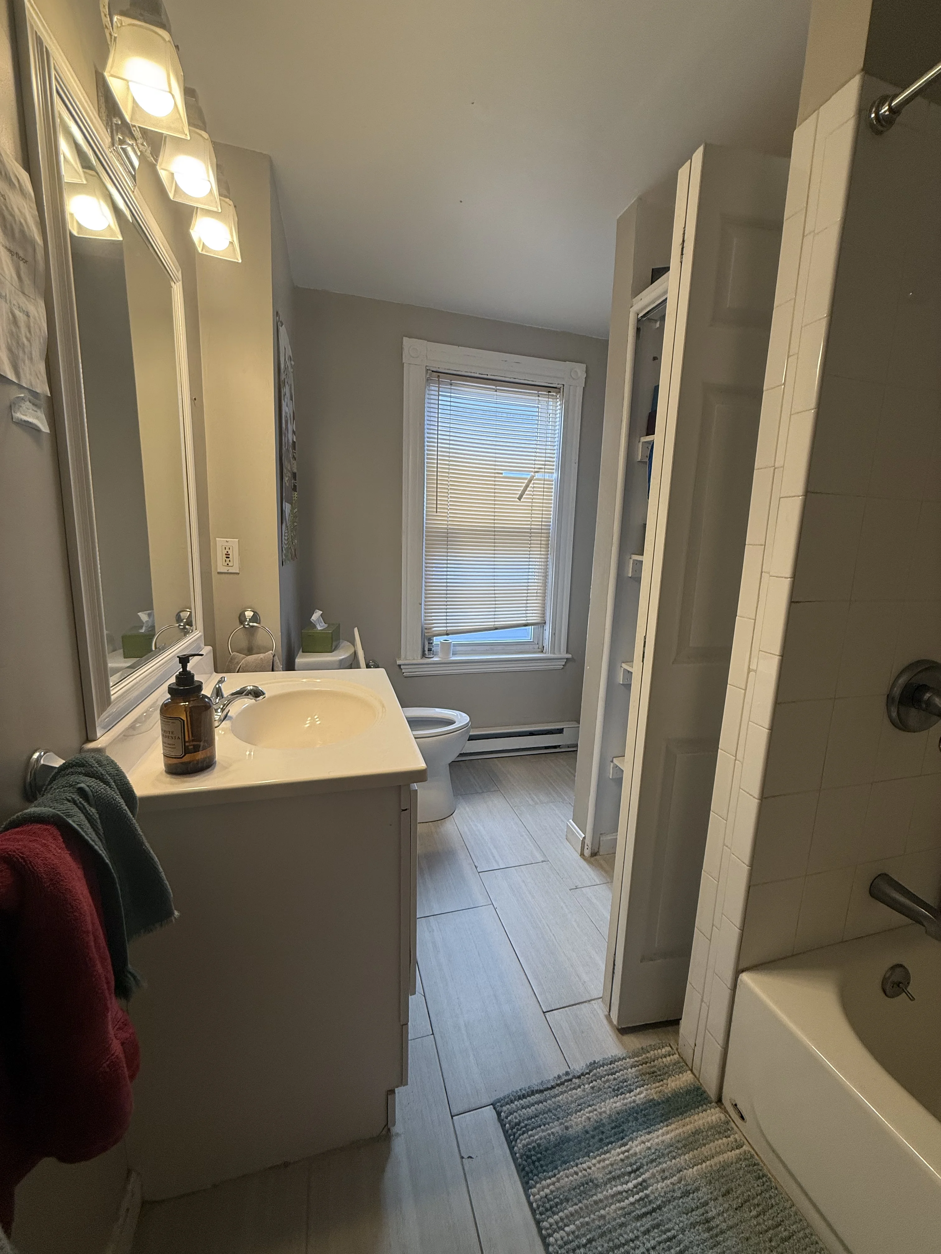 5 bed, 2 bath apartment for rent at 82 Bristol Rd Unit 2, Medford — photo 9 of 25