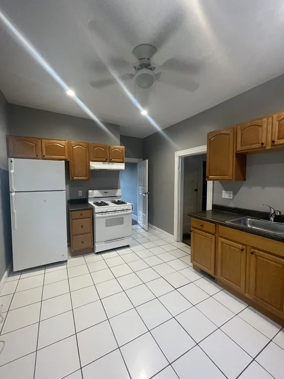 2 bed, 1 bath apartment for rent at 82 Bristow Unit 2, Saugus — photo 2 of 20
