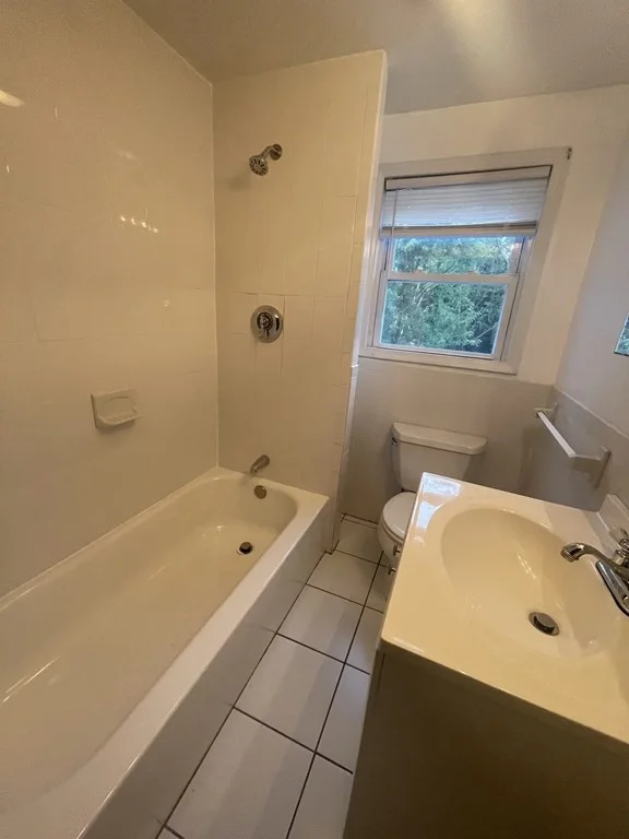 2 bed, 1 bath apartment for rent at 82 Bristow Unit 2, Saugus — photo 17 of 20
