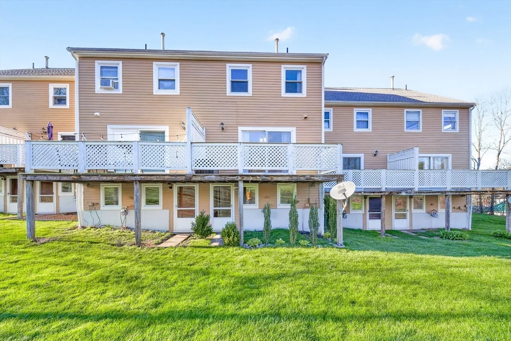 2 bed, 1 bath apartment for rent at 82 Camelot Dr Unit 82, Worcester — photo 39 of 42