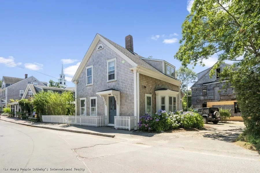 4 bed, 4+ bath apartment for rent at 82 Center, Nantucket — photo 2 of 36