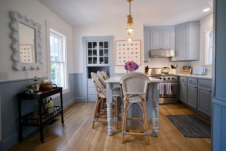 4 bed, 4+ bath apartment for rent at 82 Center, Nantucket — photo 8 of 36