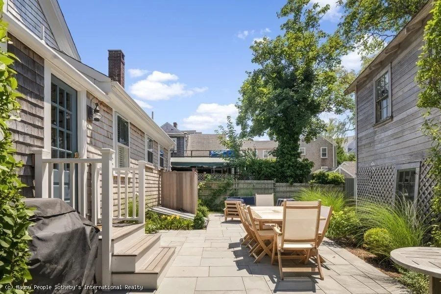 4 bed, 4+ bath apartment for rent at 82 Center, Nantucket — photo 34 of 36