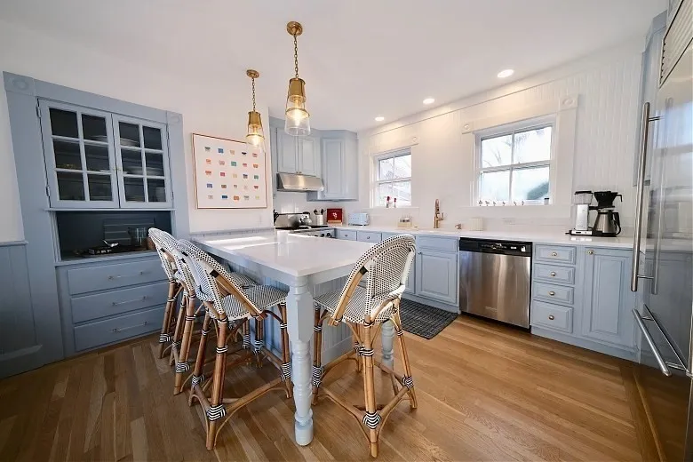 4 bed, 4+ bath apartment for rent at 82 Center, Nantucket — photo 4 of 36