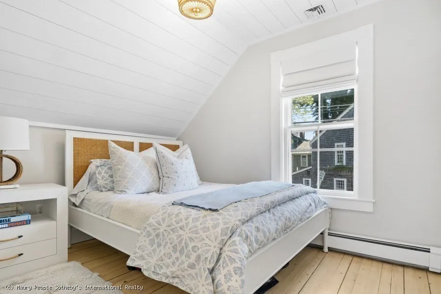 4 bed, 4+ bath apartment for rent at 82 Center, Nantucket — photo 14 of 36