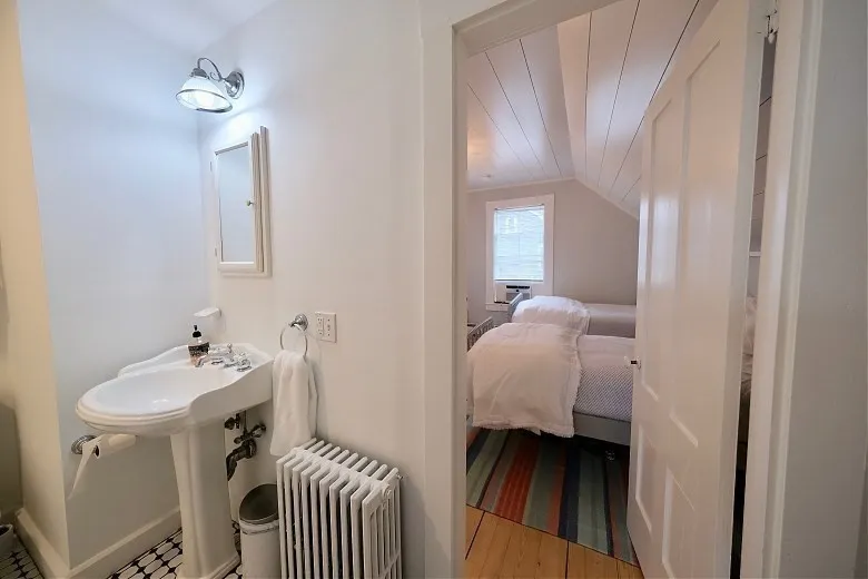 4 bed, 4+ bath apartment for rent at 82 Center, Nantucket — photo 24 of 36