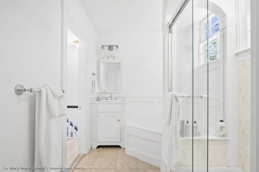 4 bed, 4+ bath apartment for rent at 82 Center, Nantucket — photo 26 of 36
