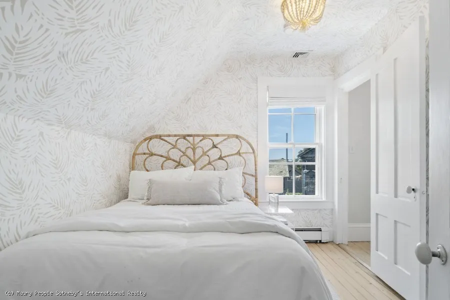 4 bed, 4+ bath apartment for rent at 82 Center, Nantucket — photo 18 of 36