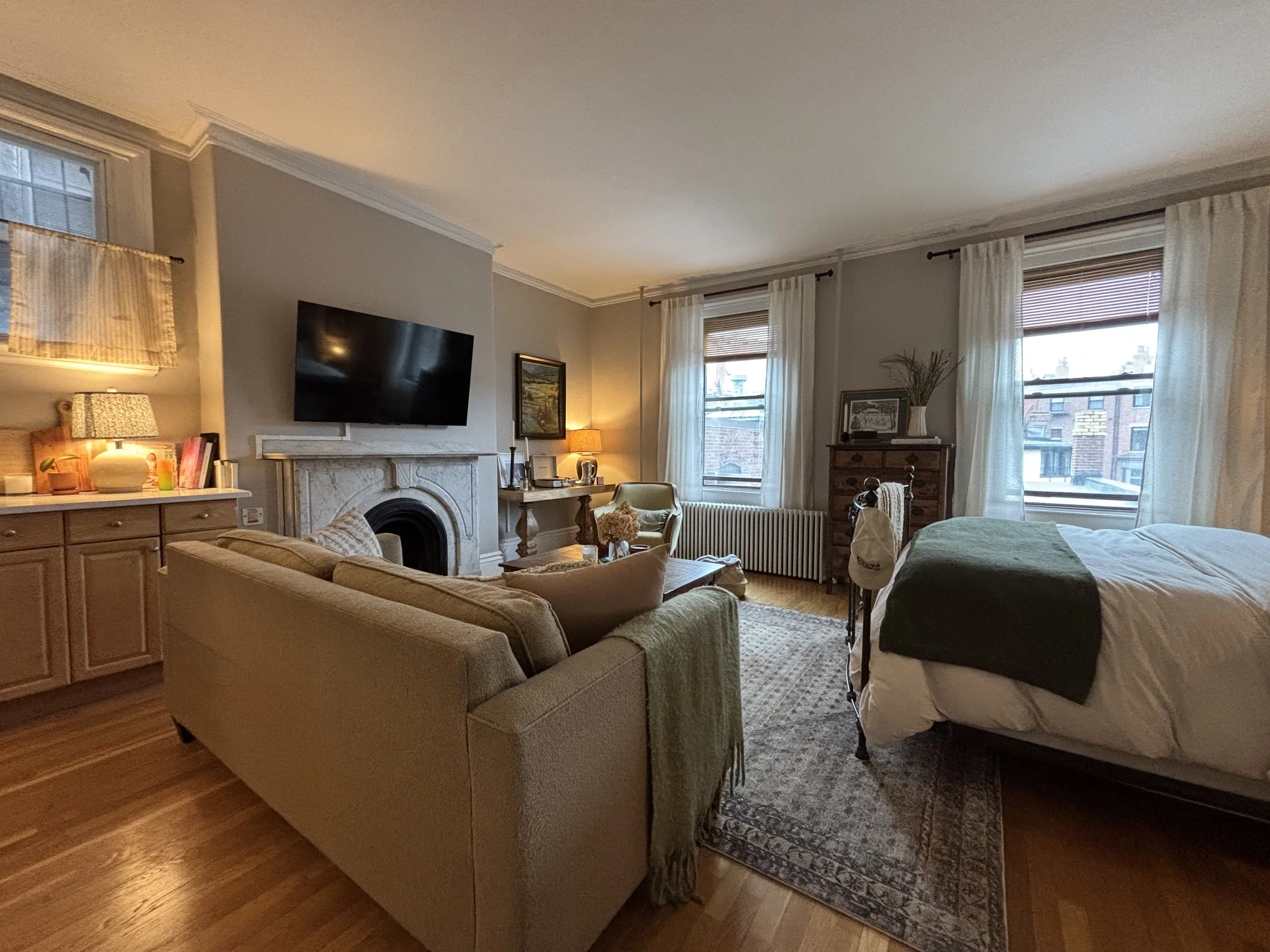 Studio bed, 1 bath apartment for rent at 82 Charles St Unit 2R, Beacon Hill — photo 1 of 9