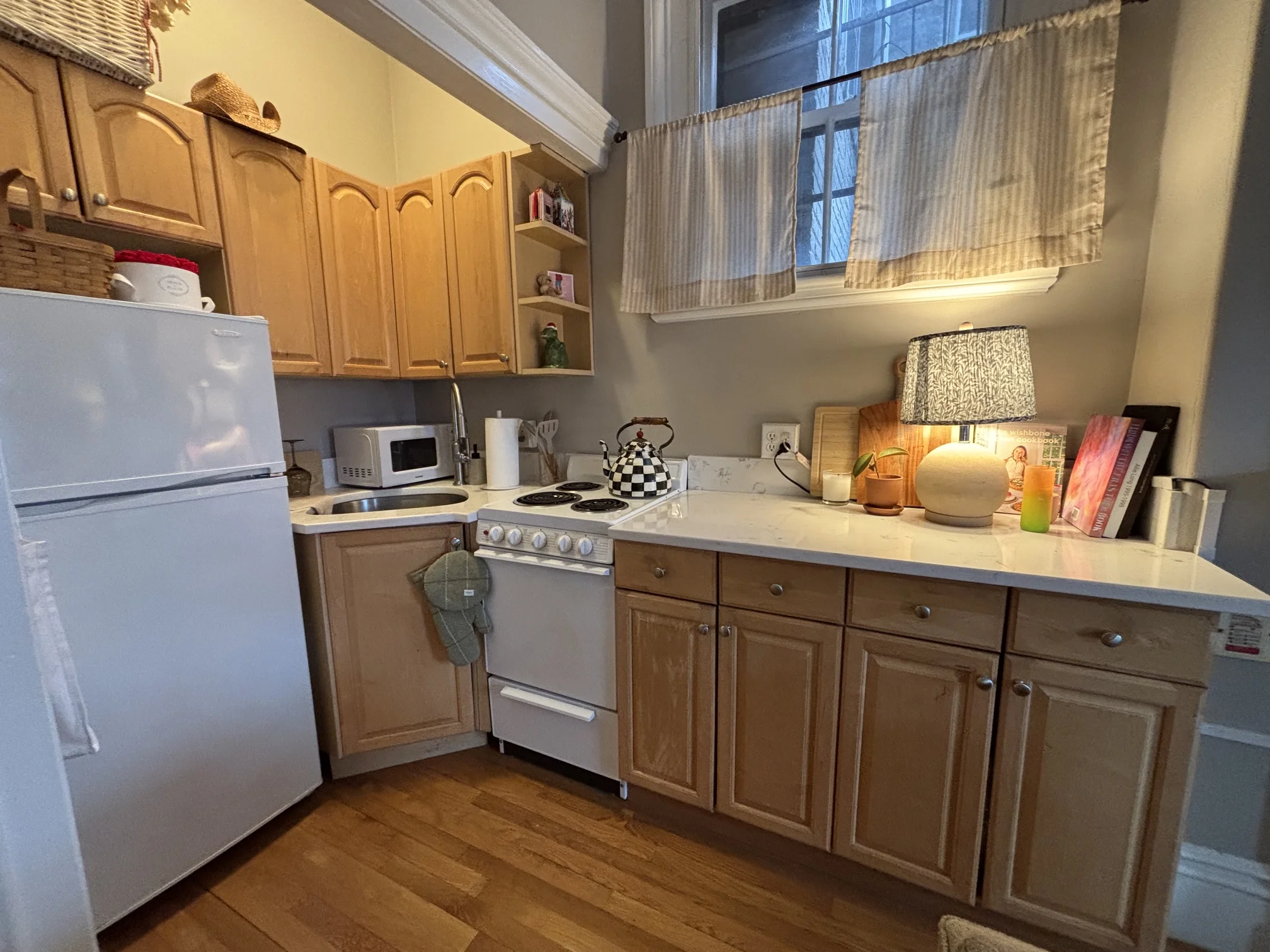 Studio bed, 1 bath apartment for rent at 82 Charles St Unit 2R, Beacon Hill — photo 5 of 9