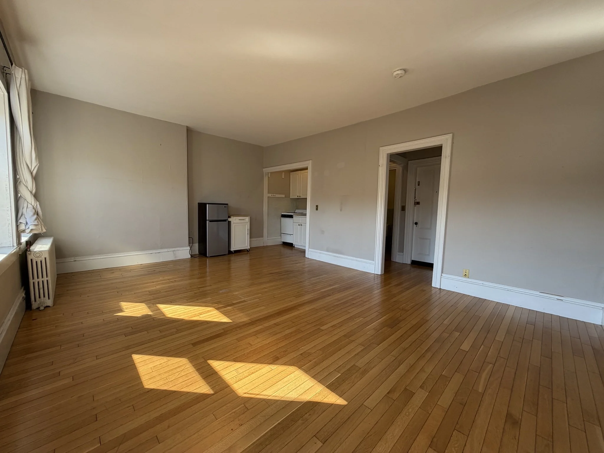 Studio bed, 1 bath apartment for rent at 82 Charles St Unit 4F, Beacon Hill — photo 2 of 8