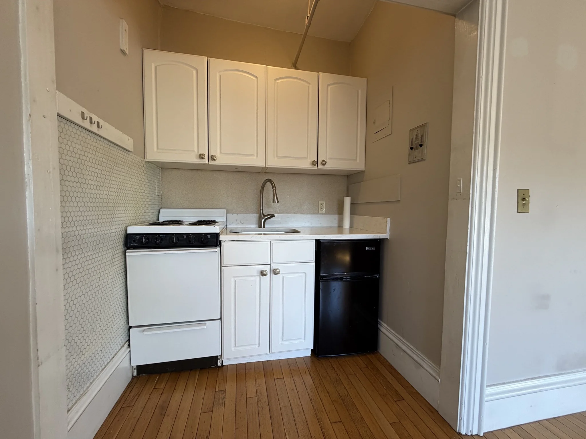 Studio bed, 1 bath apartment for rent at 82 Charles St Unit 4F, Beacon Hill — photo 4 of 8