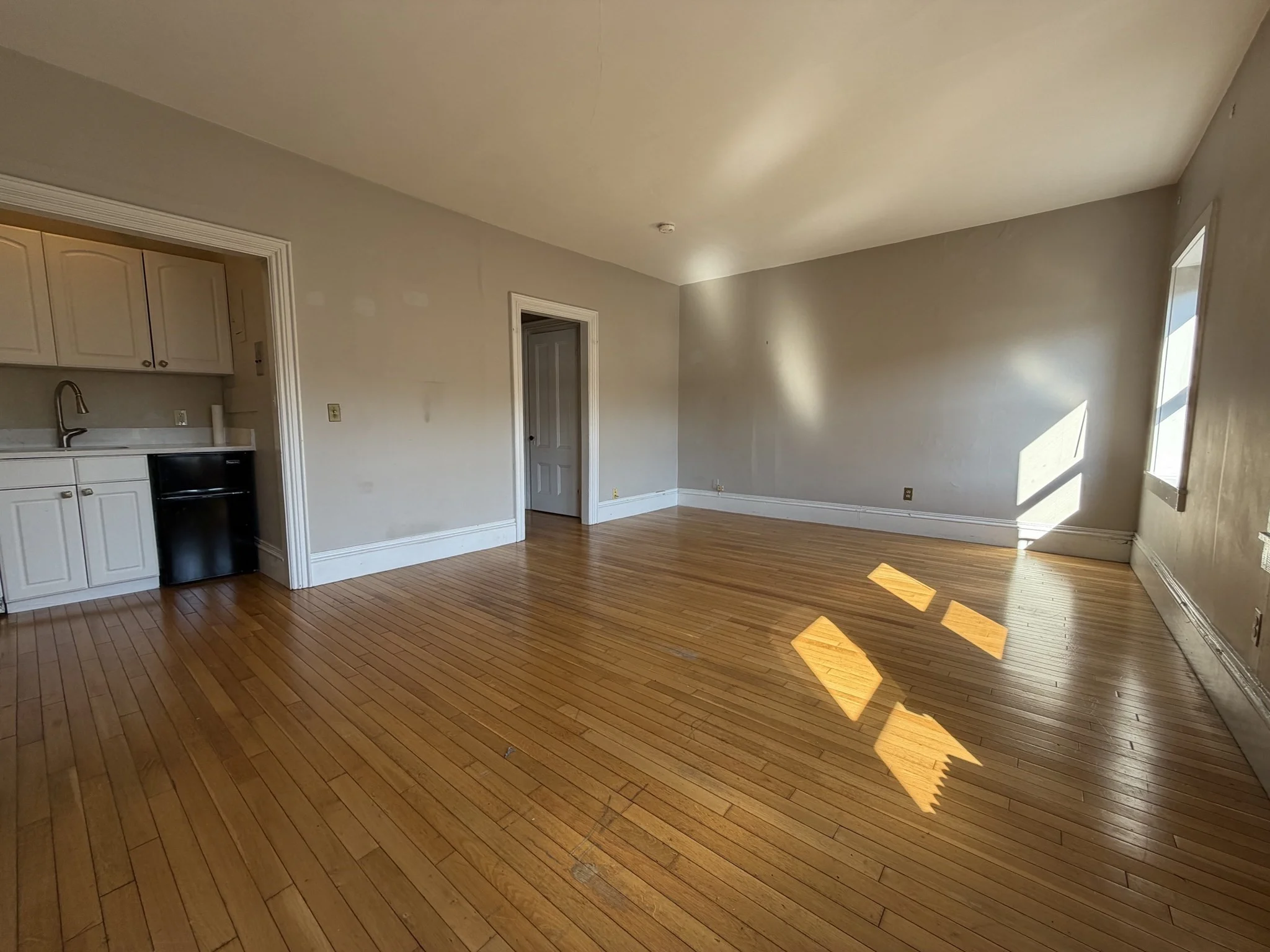 Studio bed, 1 bath apartment for rent at 82 Charles St Unit 4F, Beacon Hill — photo 3 of 8