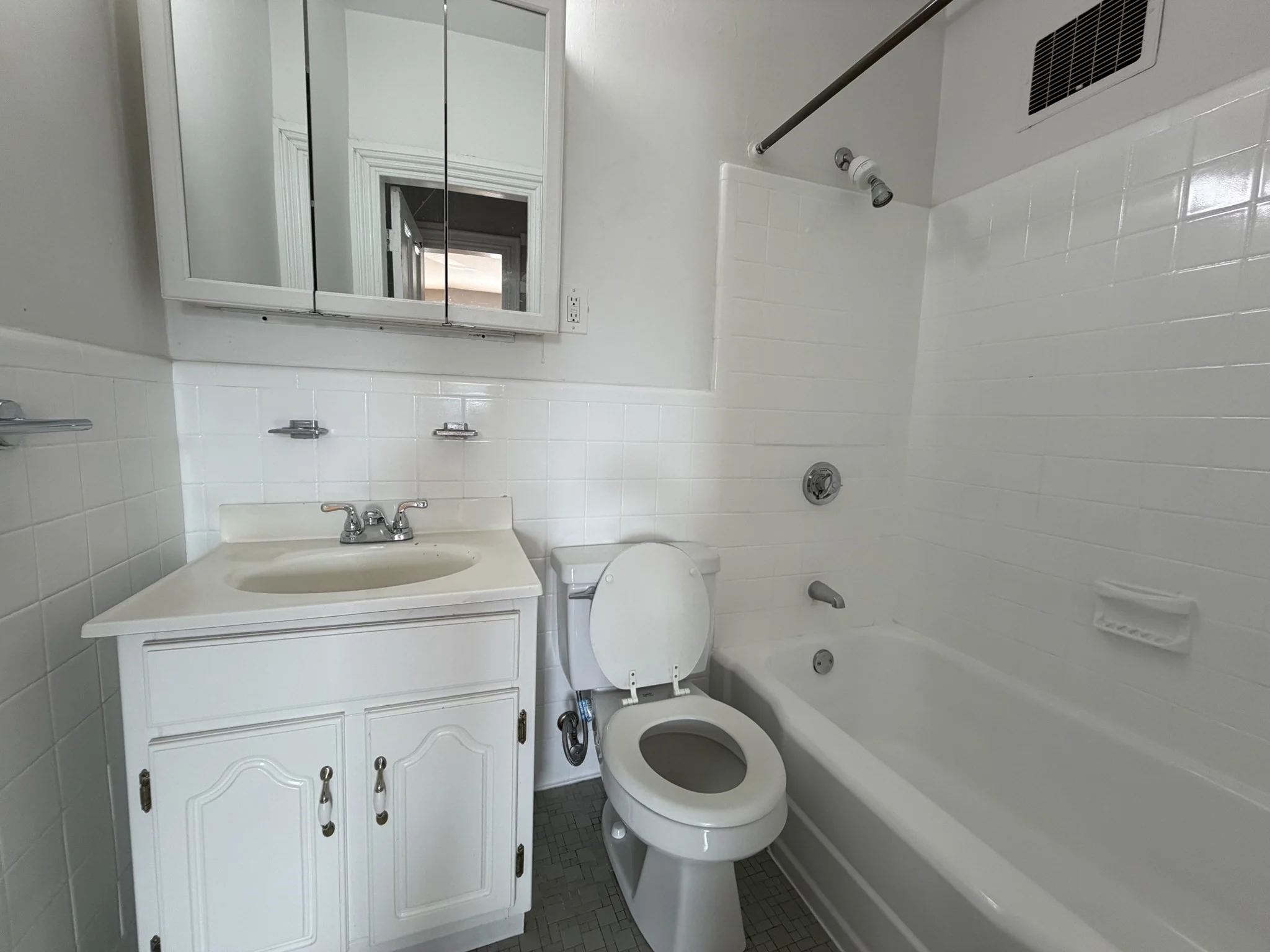Studio bed, 1 bath apartment for rent at 82 Charles St Unit 4R, Beacon Hill — photo 8 of 9