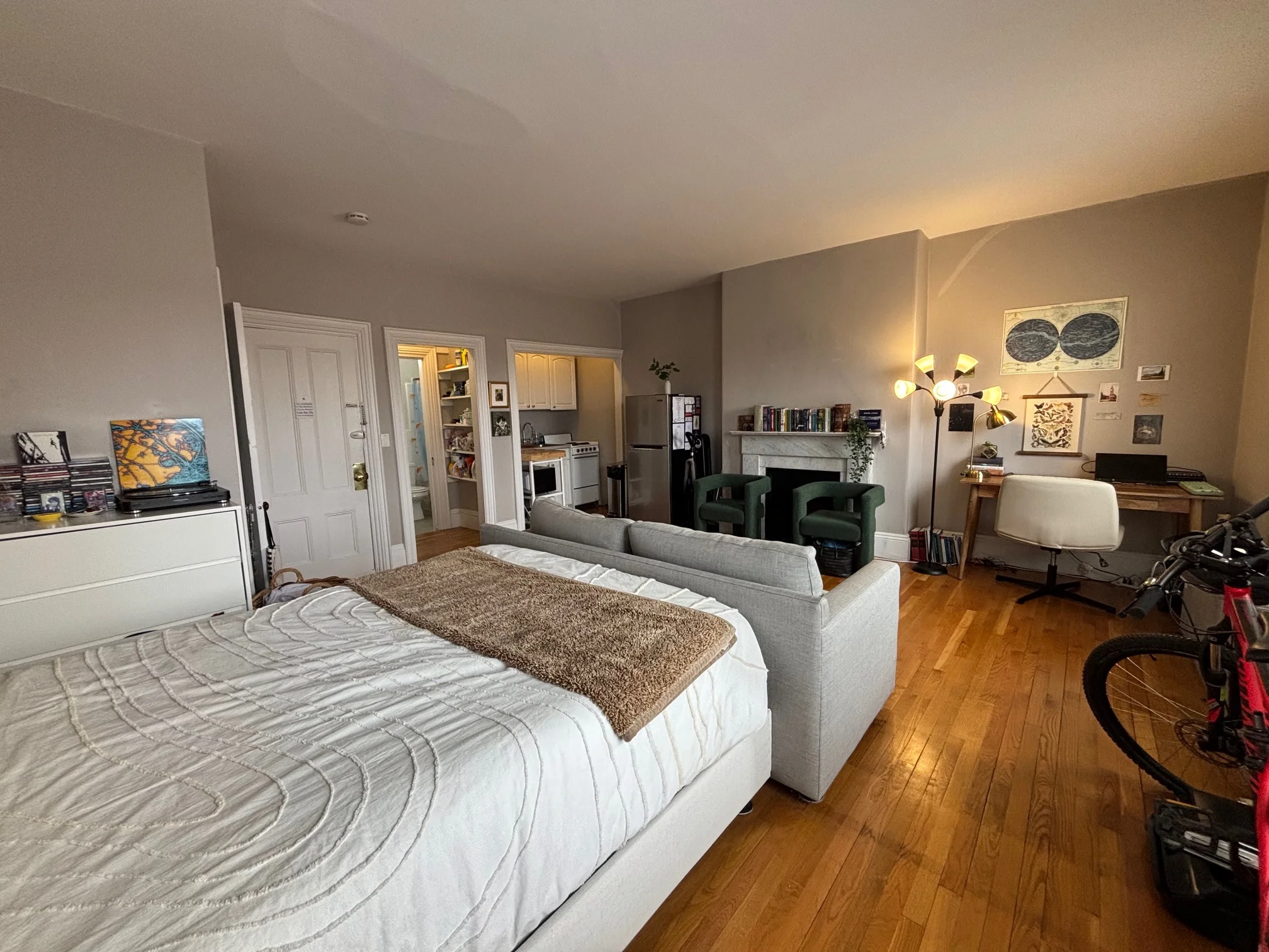 Studio bed, 1 bath apartment for rent at 82 Charles St Unit 4R, Beacon Hill — photo 4 of 11