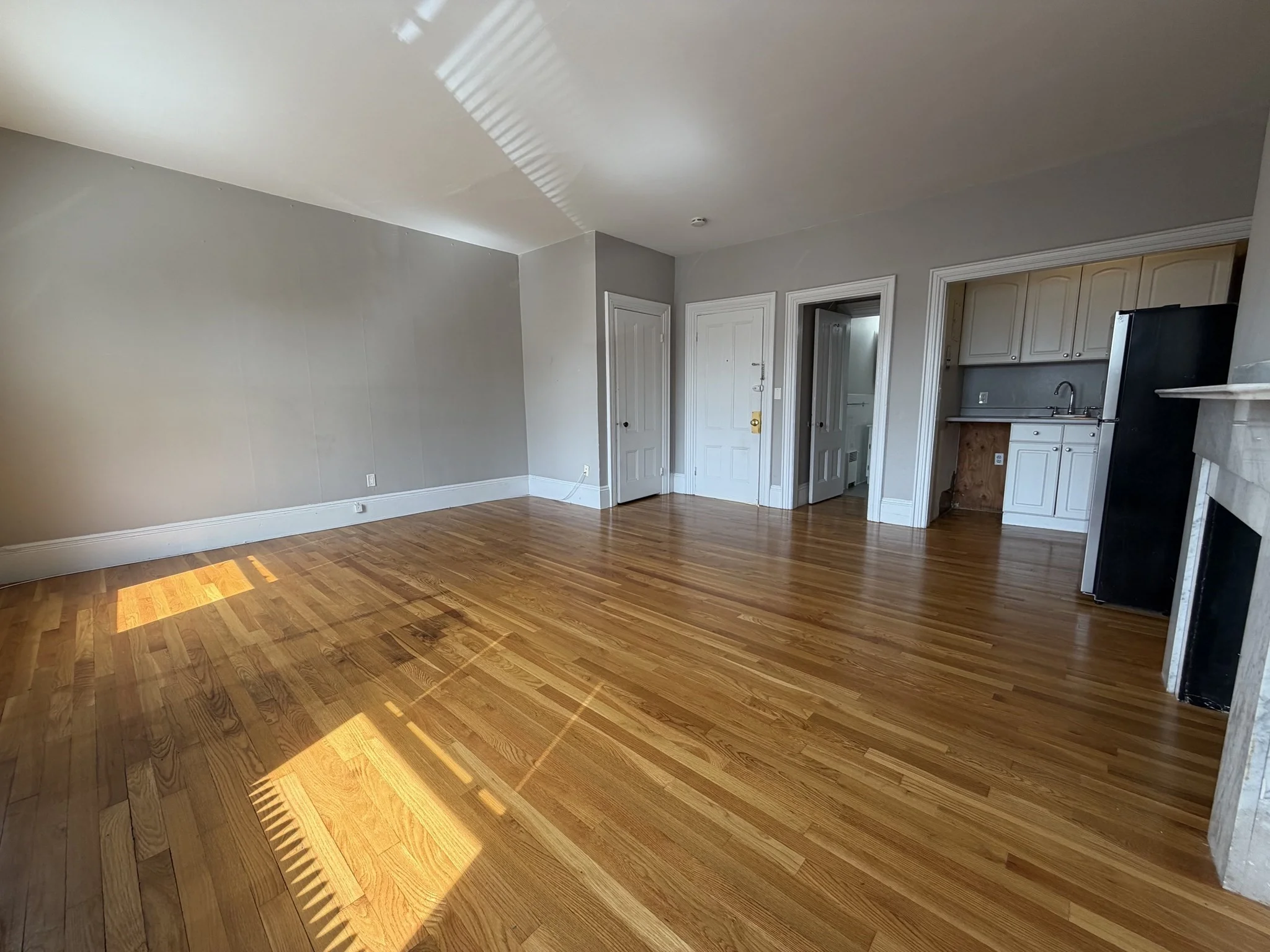 Studio bed, 1 bath apartment for rent at 82 Charles St Unit 4R, Beacon Hill — photo 3 of 9