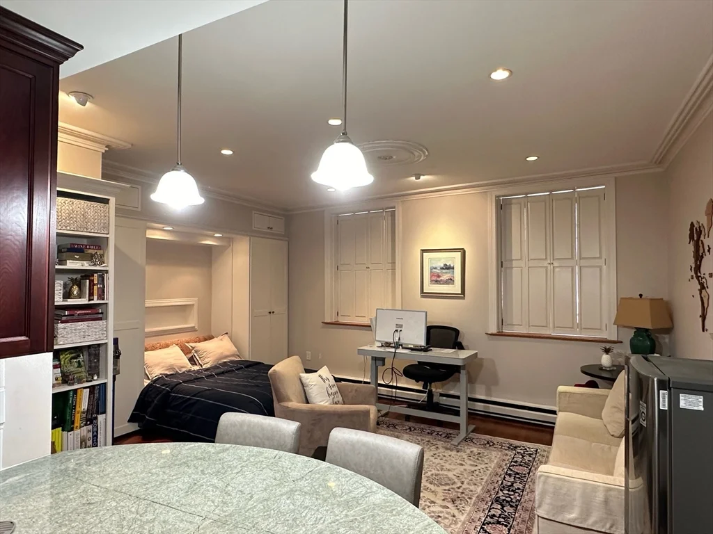 Studio bed, 1 bath apartment for rent at 82 Chestnut St Unit 21, Beacon Hill — photo 9 of 10