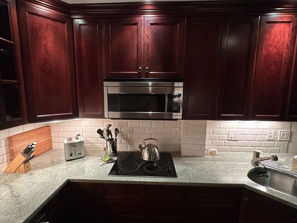 Studio bed, 1 bath apartment for rent at 82 Chestnut St Unit 21, Beacon Hill