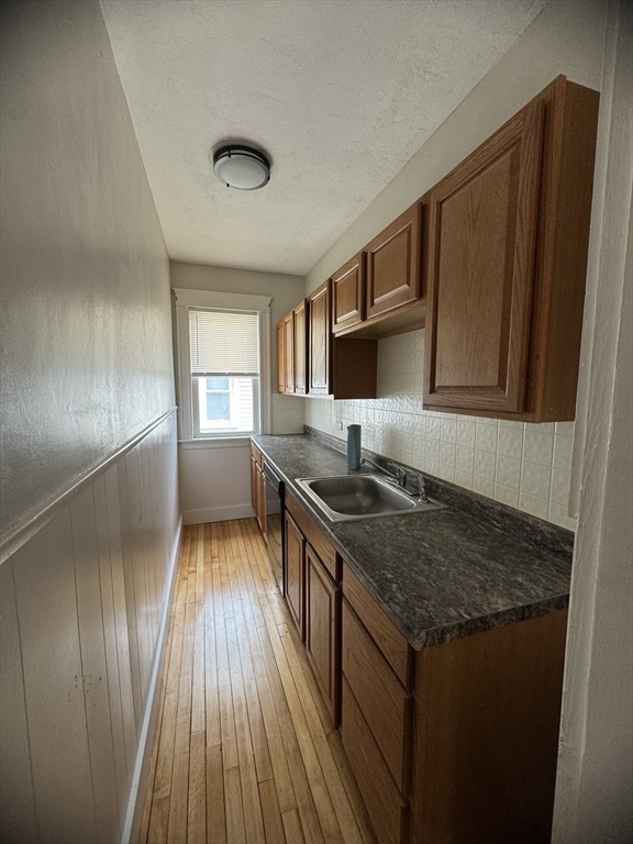 3 bed, 1 bath apartment for rent at 82 Cohasset St Unit 3, Worcester — photo 9 of 15