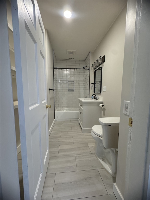 3 bed, 1 bath apartment for rent at 82 Cohasset St Unit 3, Worcester — photo 4 of 15