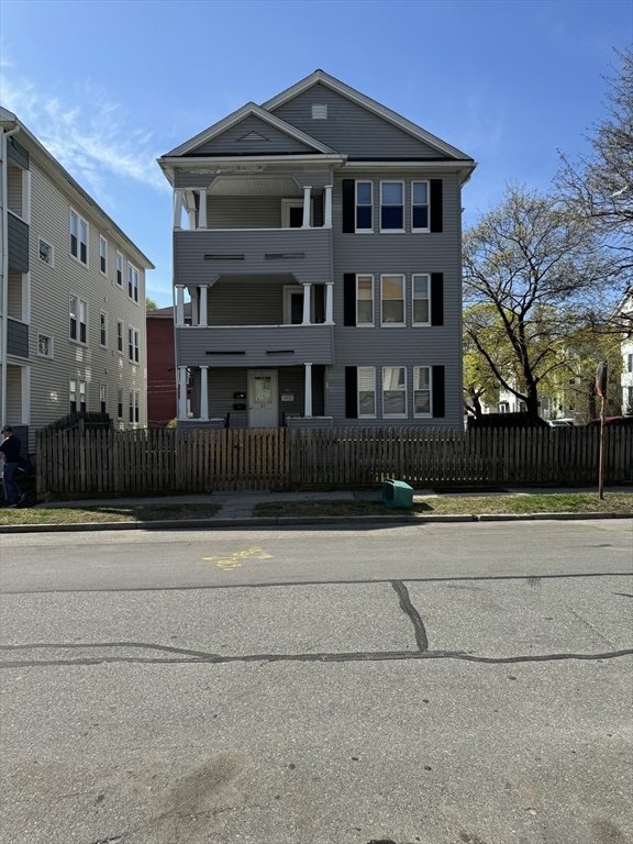 3 bed, 1 bath apartment for rent at 82 Cohasset St Unit 3, Worcester — photo 1 of 15