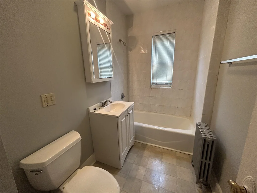 3 bed, 1 bath apartment for rent at 82 Conwell Ave Unit 2-2, West Somerville — photo 12 of 13