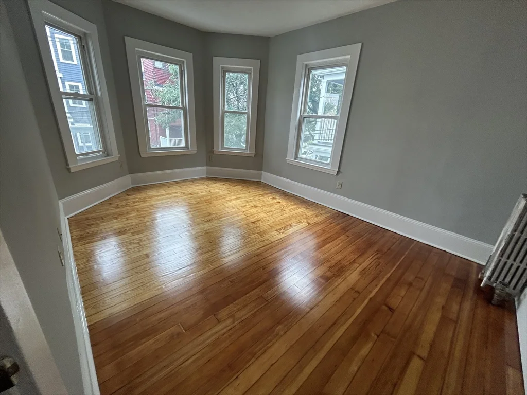 3 bed, 1 bath apartment for rent at 82 Conwell Ave Unit 2-2, West Somerville — photo 7 of 13