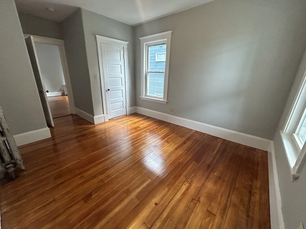 3 bed, 1 bath apartment for rent at 82 Conwell Ave Unit 2-2, West Somerville — photo 4 of 13
