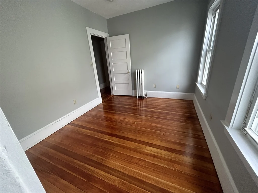 3 bed, 1 bath apartment for rent at 82 Conwell Ave Unit 2-2, West Somerville — photo 11 of 13