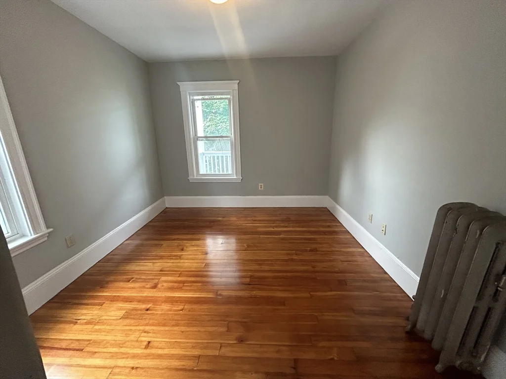 3 bed, 1 bath apartment for rent at 82 Conwell Ave Unit 2-2, West Somerville — photo 5 of 13