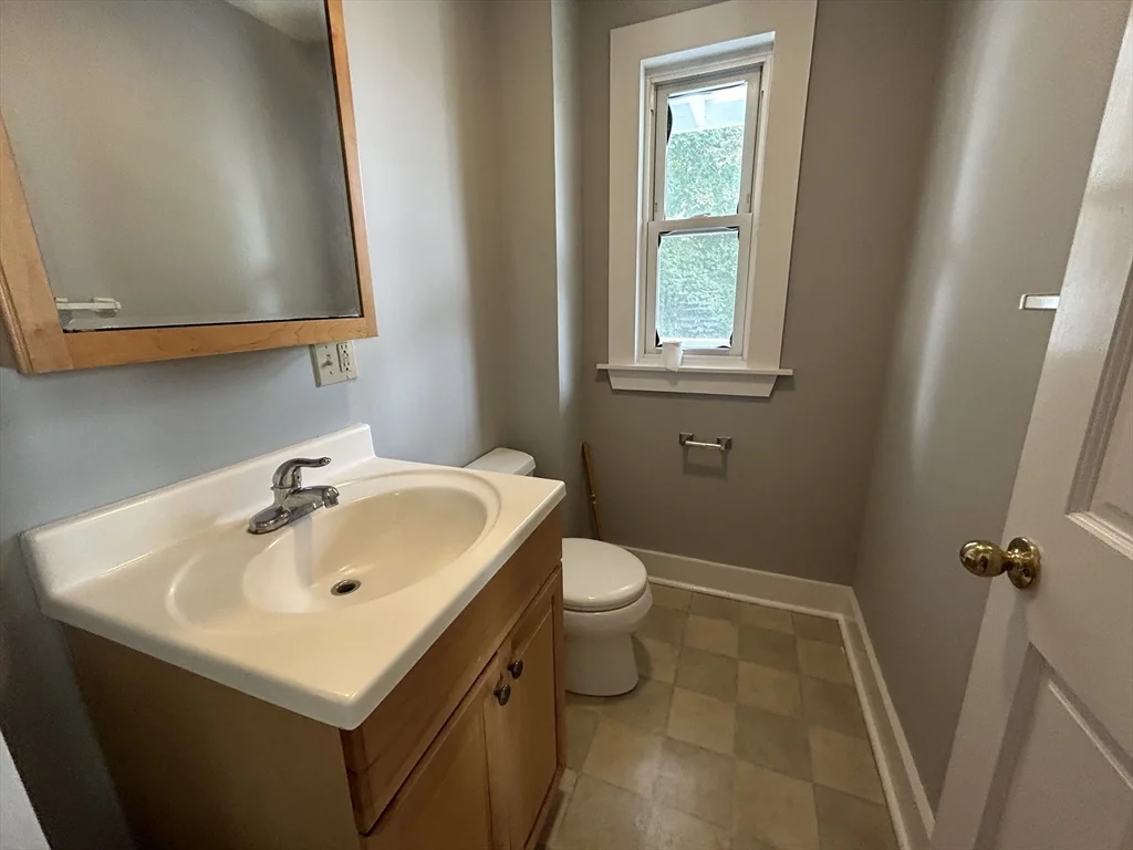 3 bed, 1 bath apartment for rent at 82 Conwell Ave Unit 2, West Somerville — photo 10 of 12