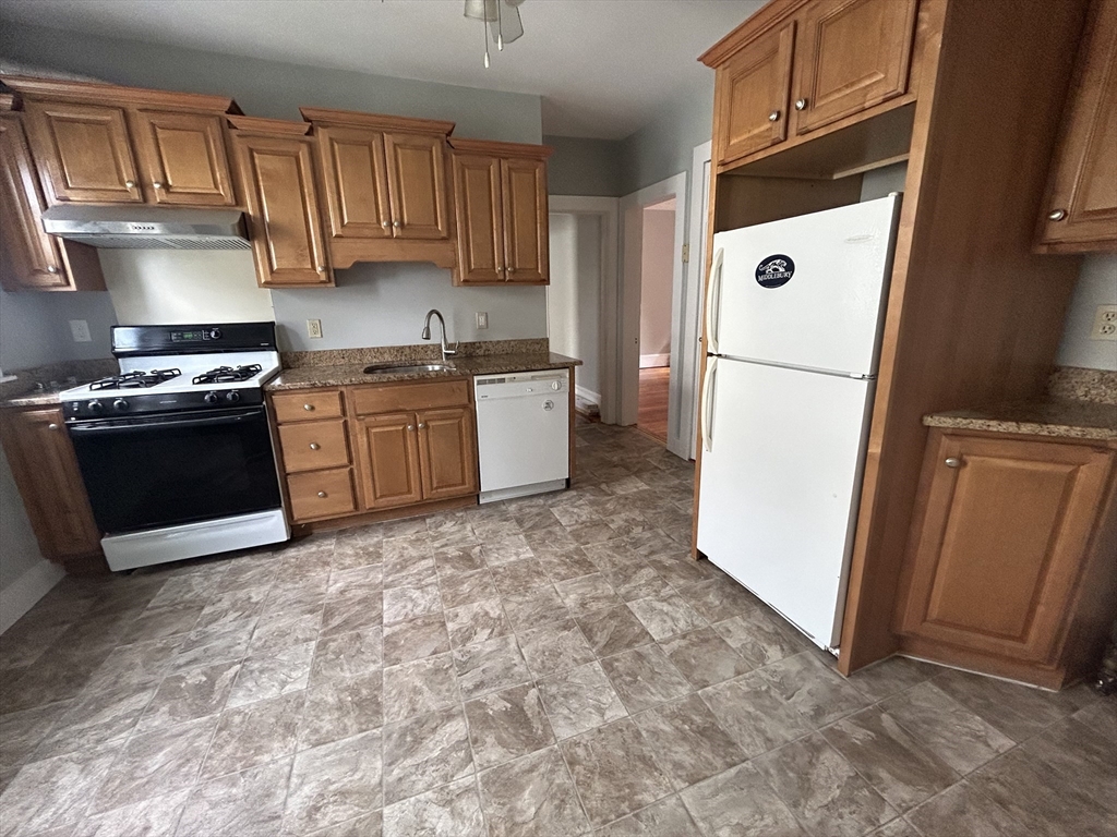 3 bed, 1 bath apartment for rent at 82 Conwell Ave Unit 2FL, West Somerville — photo 1 of 13