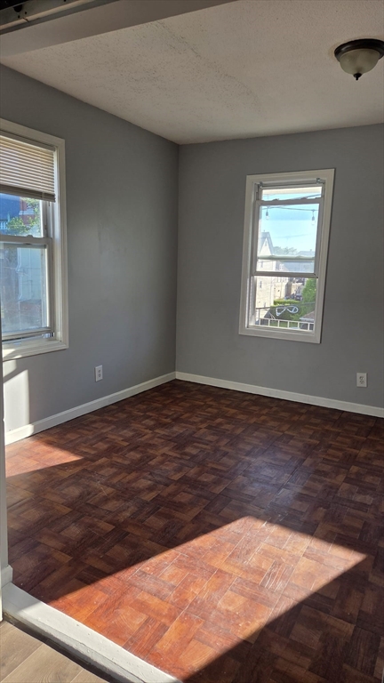 4 bed, 1 bath apartment for rent at 82 Crapo St Unit 3, North — photo 5 of 8