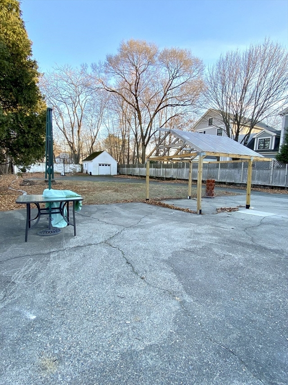 3 bed, 2 bath apartment for rent at 82 Crescent Unit 1, Newton — photo 24 of 25