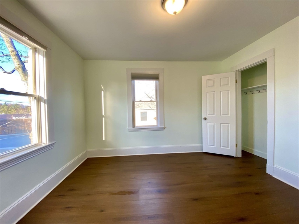 3 bed, 2 bath apartment for rent at 82 Crescent Unit 1, Newton — photo 1 of 25
