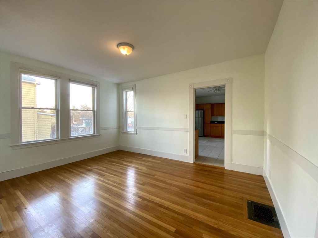 3 bed, 2 bath apartment for rent at 82 Crescent Unit 1, Newton — photo 15 of 25