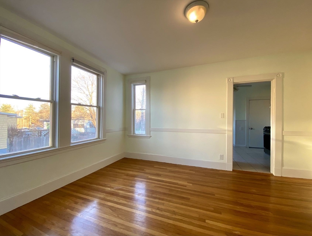 3 bed, 2 bath apartment for rent at 82 Crescent Unit 1, Newton — photo 19 of 25