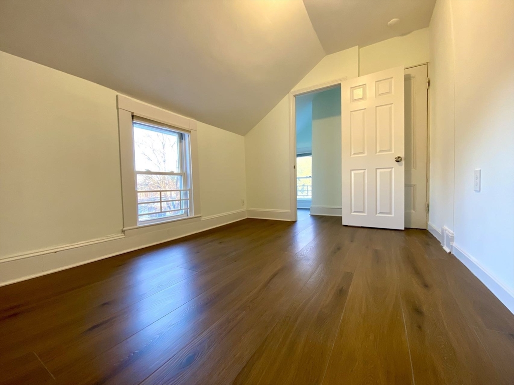 3 bed, 2 bath apartment for rent at 82 Crescent Unit 1, Newton — photo 11 of 25