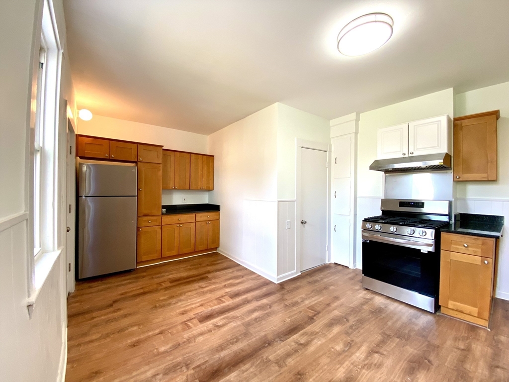 3 bed, 2 bath apartment for rent at 82 Crescent Unit 1, Newton — photo 7 of 25