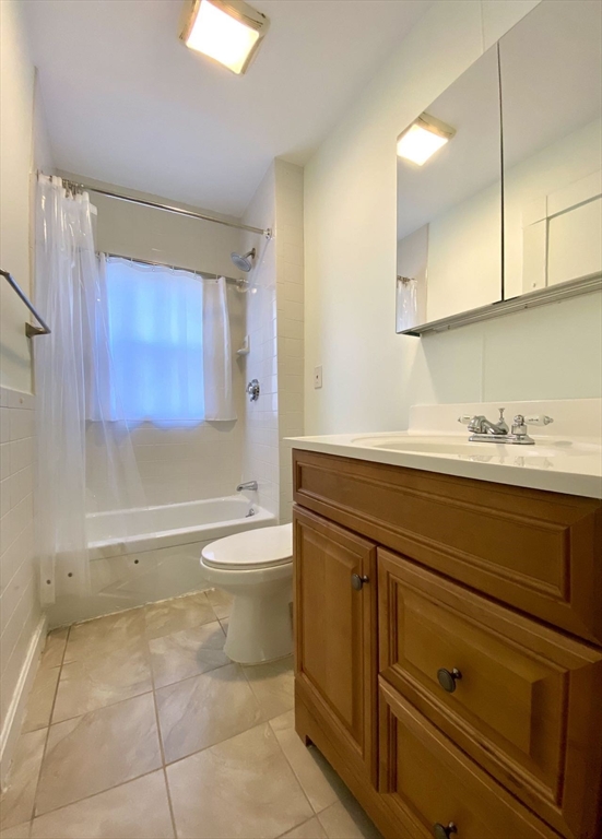 3 bed, 2 bath apartment for rent at 82 Crescent Unit 1, Newton — photo 10 of 25
