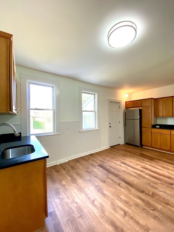 3 bed, 2 bath apartment for rent at 82 Crescent Unit 1, Newton — photo 9 of 25