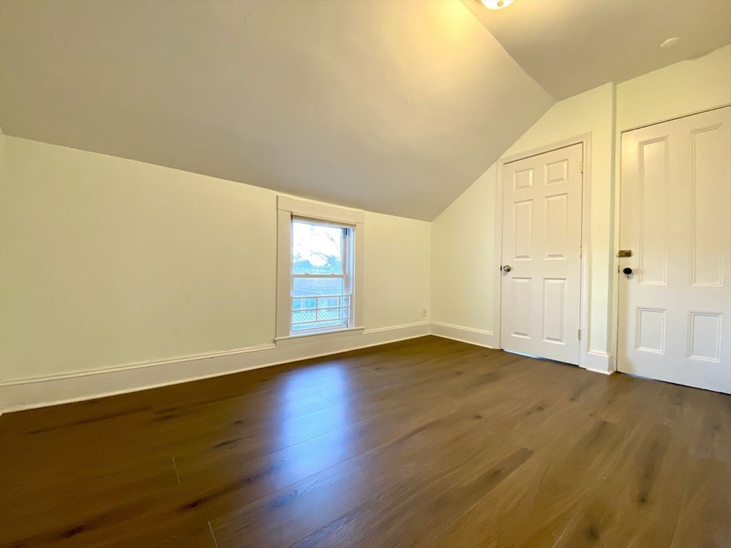 3 bed, 2 bath apartment for rent at 82 Crescent Unit 1, Newton — photo 4 of 25