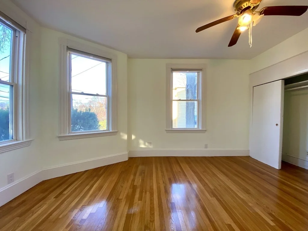 4 bed, 2 bath apartment for rent at 82 Crescent Unit 82, Newton — photo 5 of 21