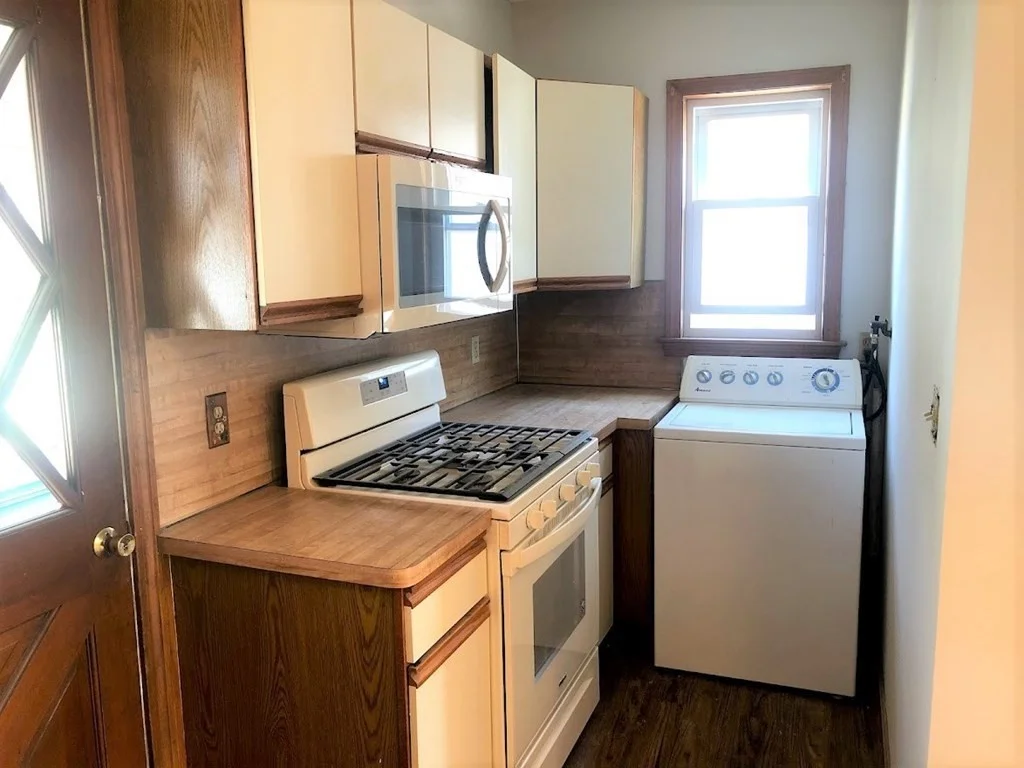 5 bed, 2 bath apartment for rent at 82 Empire St Unit 2, Allston — photo 9 of 11