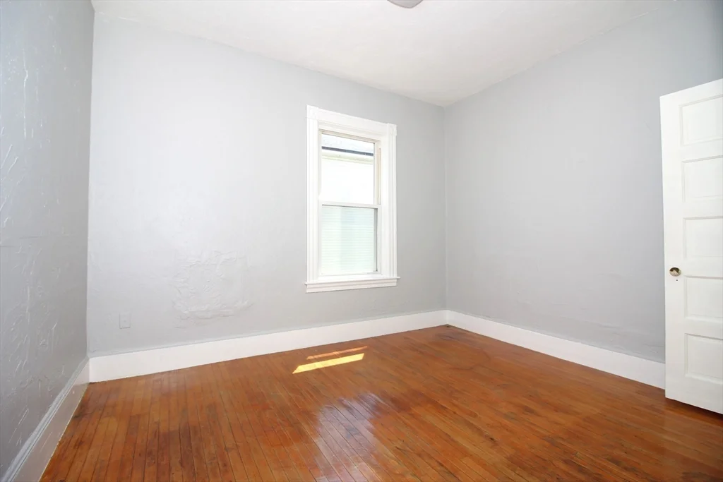 4 bed, 1 bath apartment for rent at 82 Fox Unit 2, Worcester — photo 15 of 16